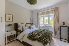 St. Martins Avenue, Epsom, KT18 photo 9