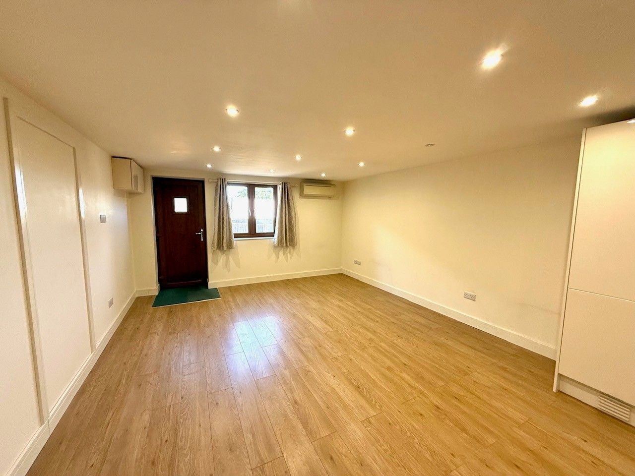The Barn, Forest Road, Wokingham, RG40 Image 5