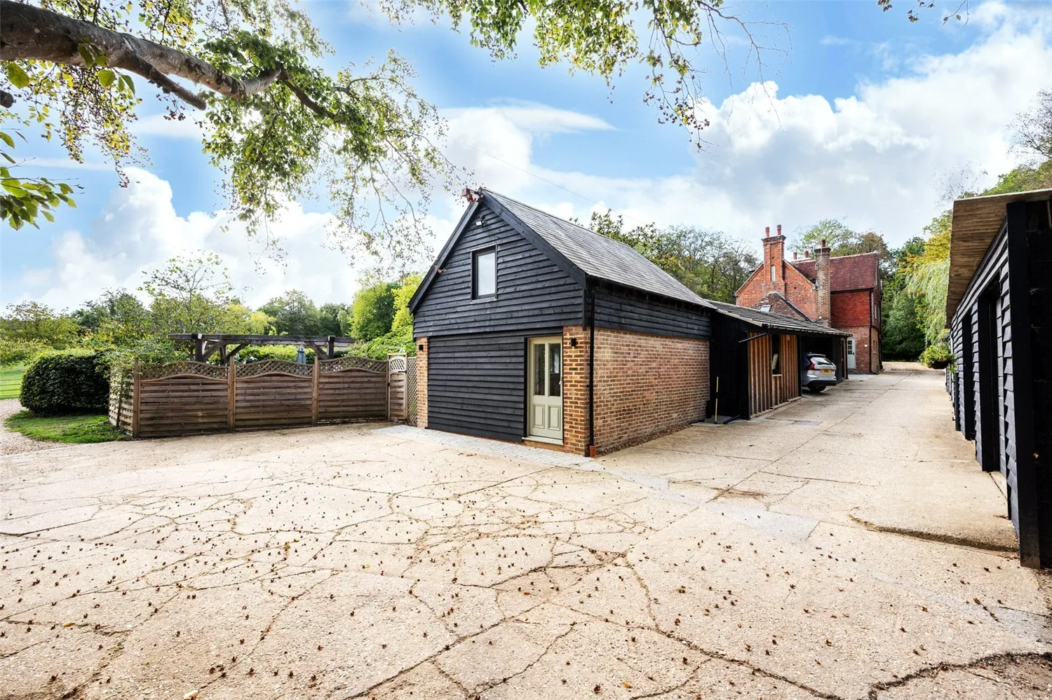 Brickyard Lane, Corfe Mullen, BH21 photo 43