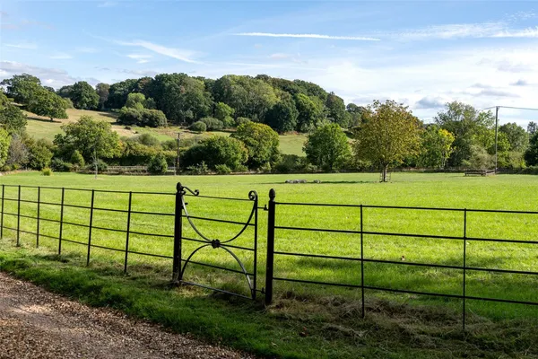 Brickyard Lane, Corfe Mullen, BH21 photo 46