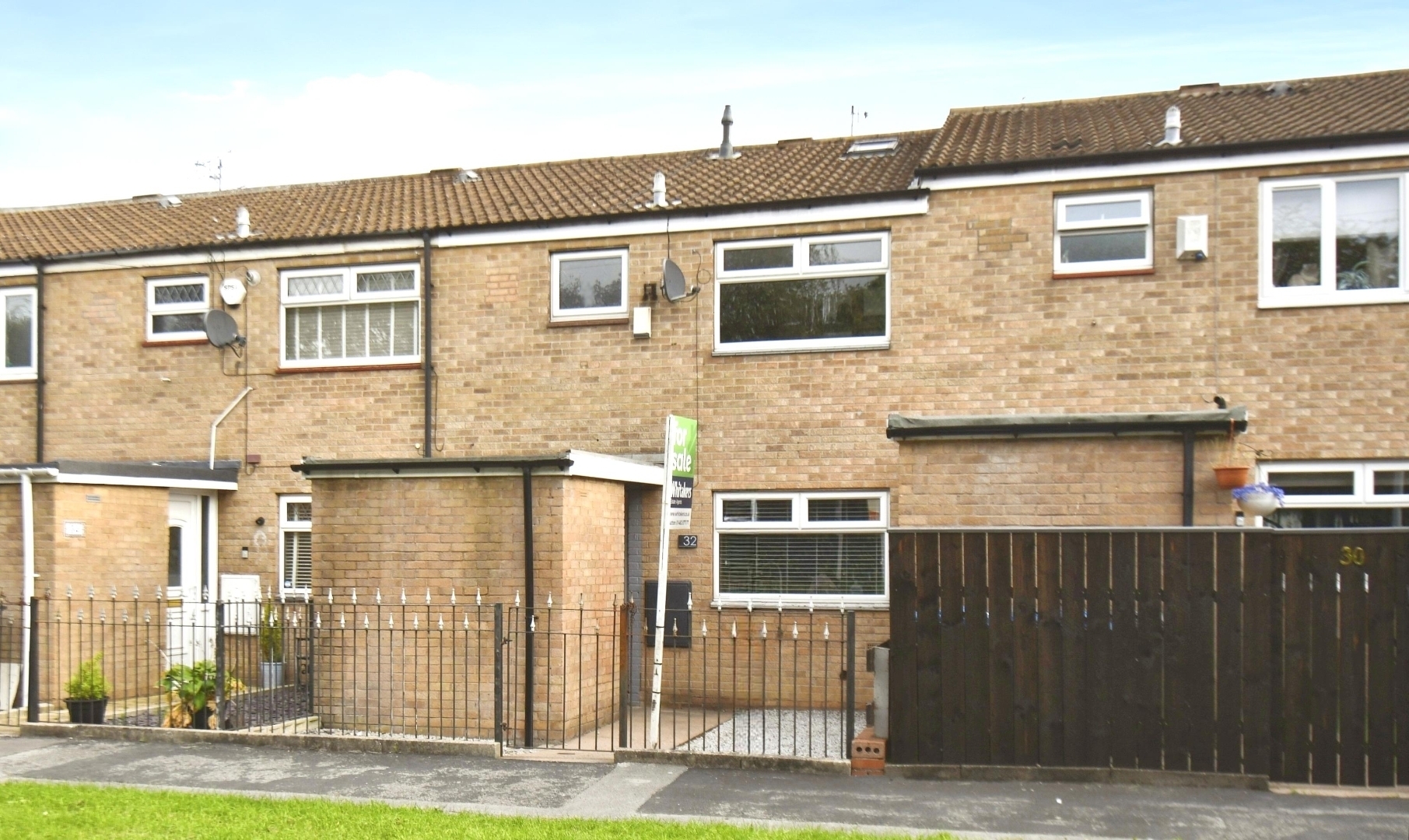 Dunlin Close, Bransholme, Hull Image 1
