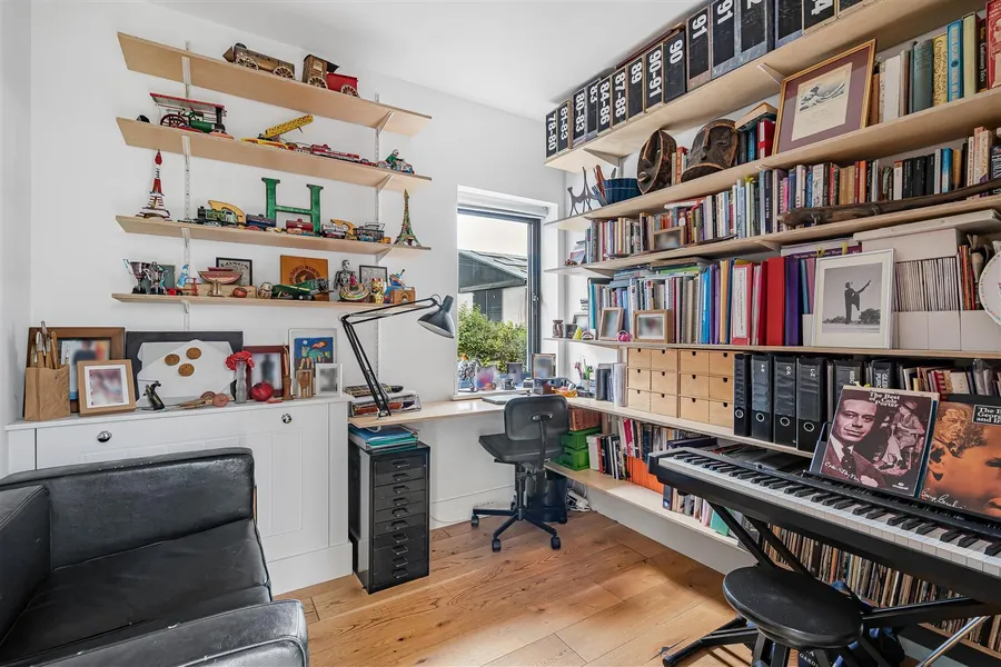 Property Image 28