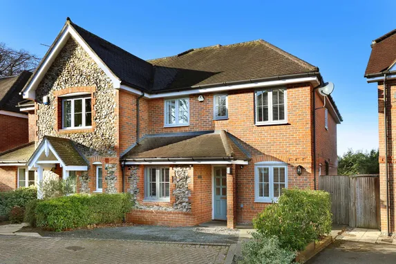 Gurnells Road, BEACONSFIELD, HP9