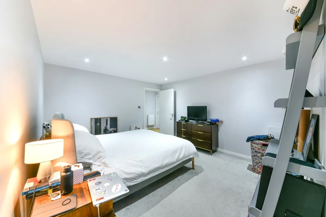 East Dulwich Grove London SE22 photo 6