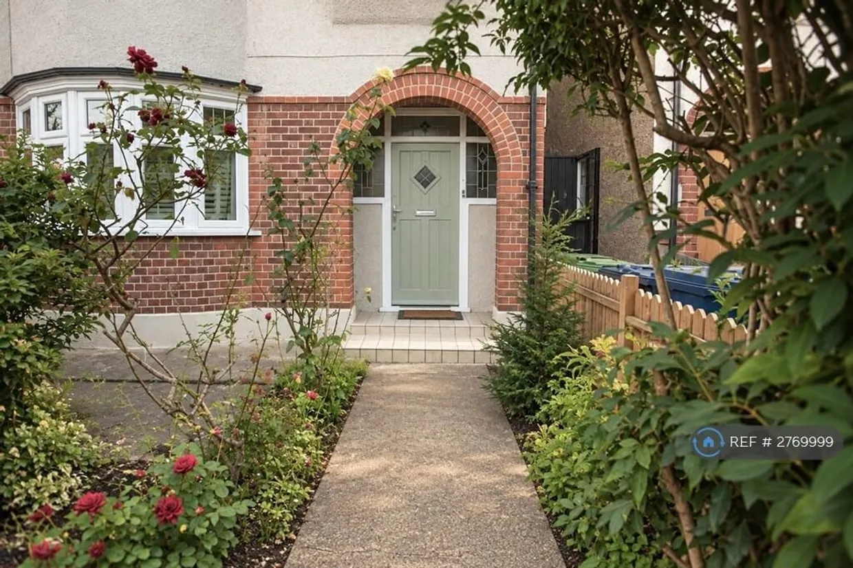 Southdown Avenue Boston Manor W7 photo 5