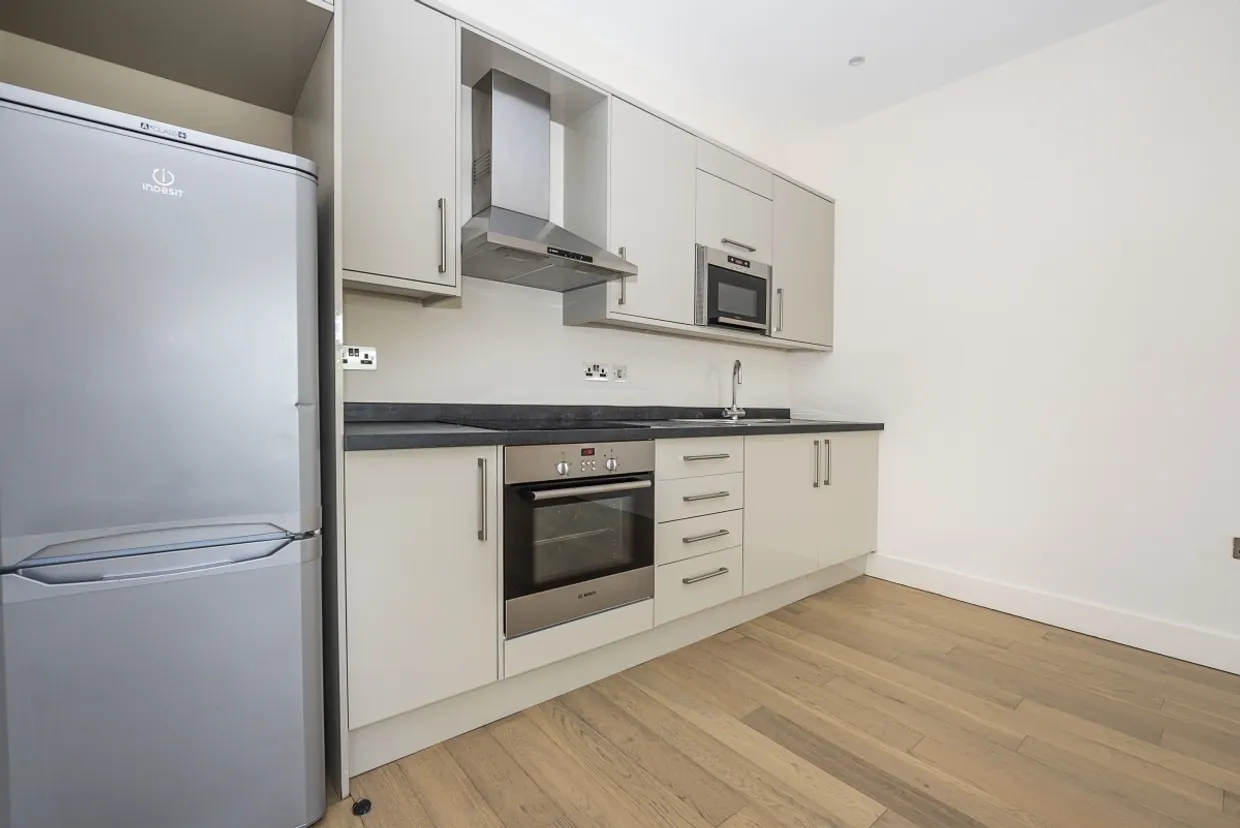 Barnsbury Lane Surbiton KT5 photo 4