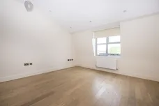 Barnsbury Lane Surbiton KT5 photo 6