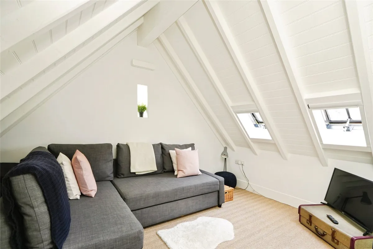 Filkins, Lechlade, Oxfordshire, GL7
