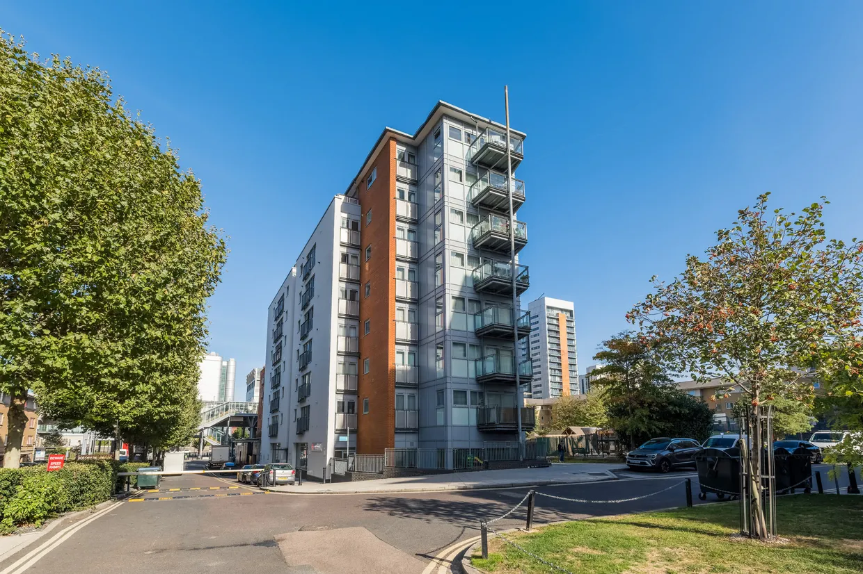 Newport Avenue, London, E14 photo 1