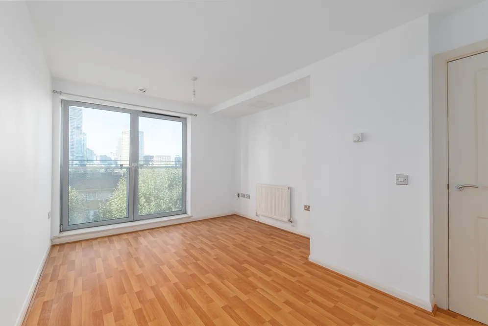 Newport Avenue, London, E14 photo 2