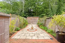 Hopwood Close Watford WD17 photo 2