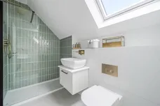 Medland Close Cranleigh GU6 photo 7