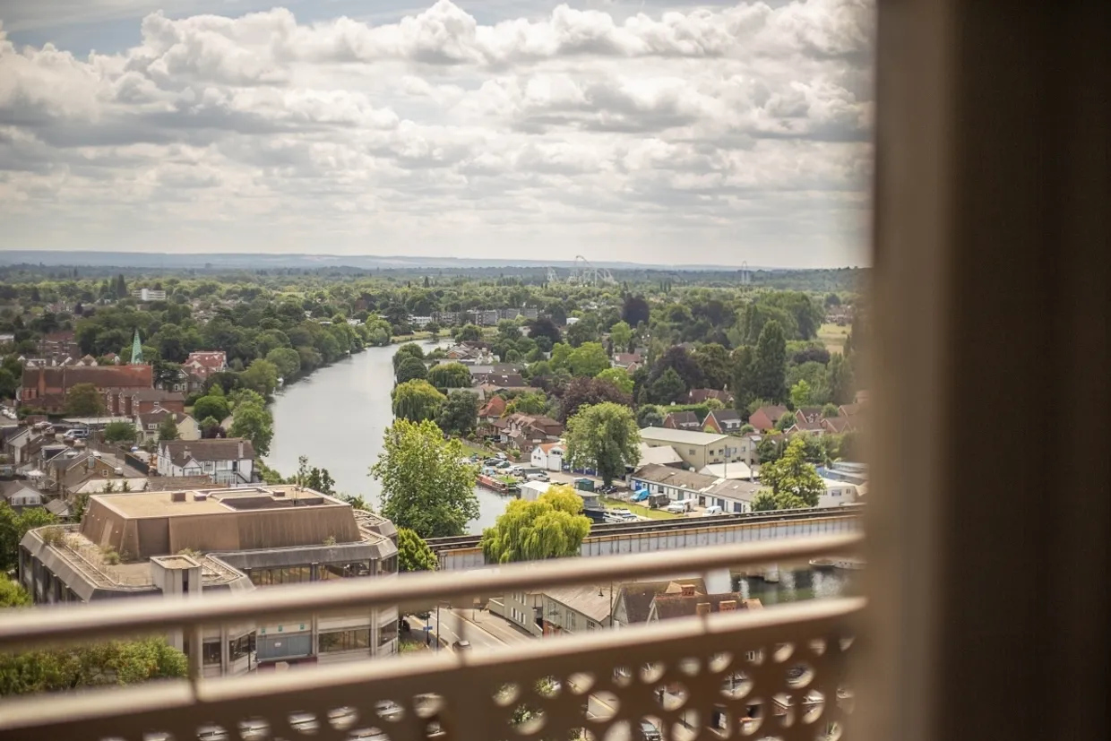 Elmsleigh Road Staines-upon-Thames TW18 photo 4