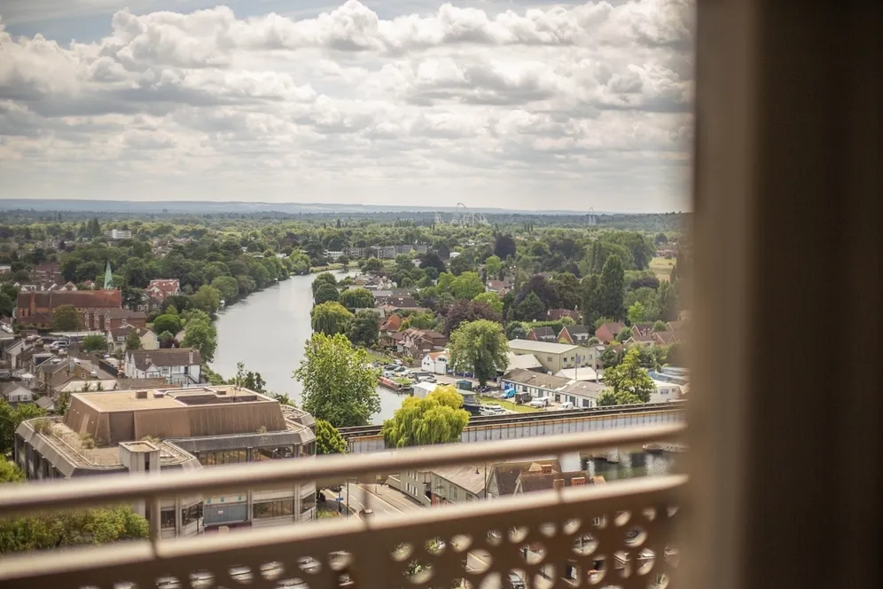 Elmsleigh Road Staines-upon-Thames TW18 photo 4