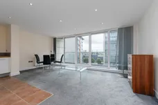 Seagull Lane London E16 photo 1