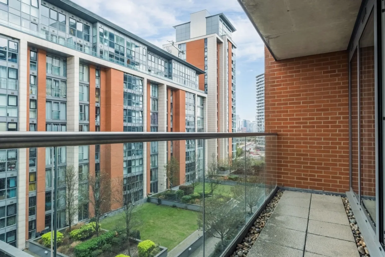 Seagull Lane London E16 photo 2