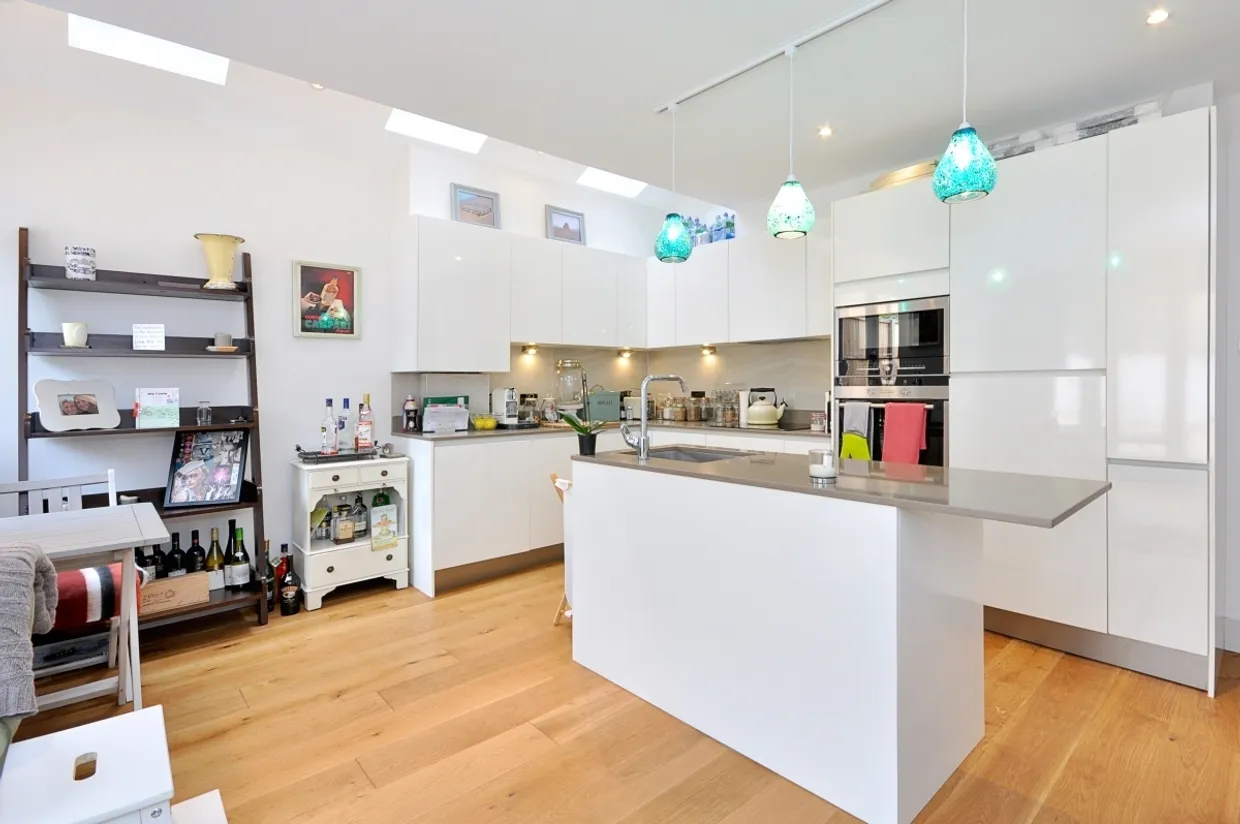 Honeybrook Road London SW12 photo 2