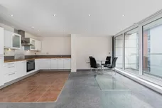 Seagull Lane London E16 photo 5