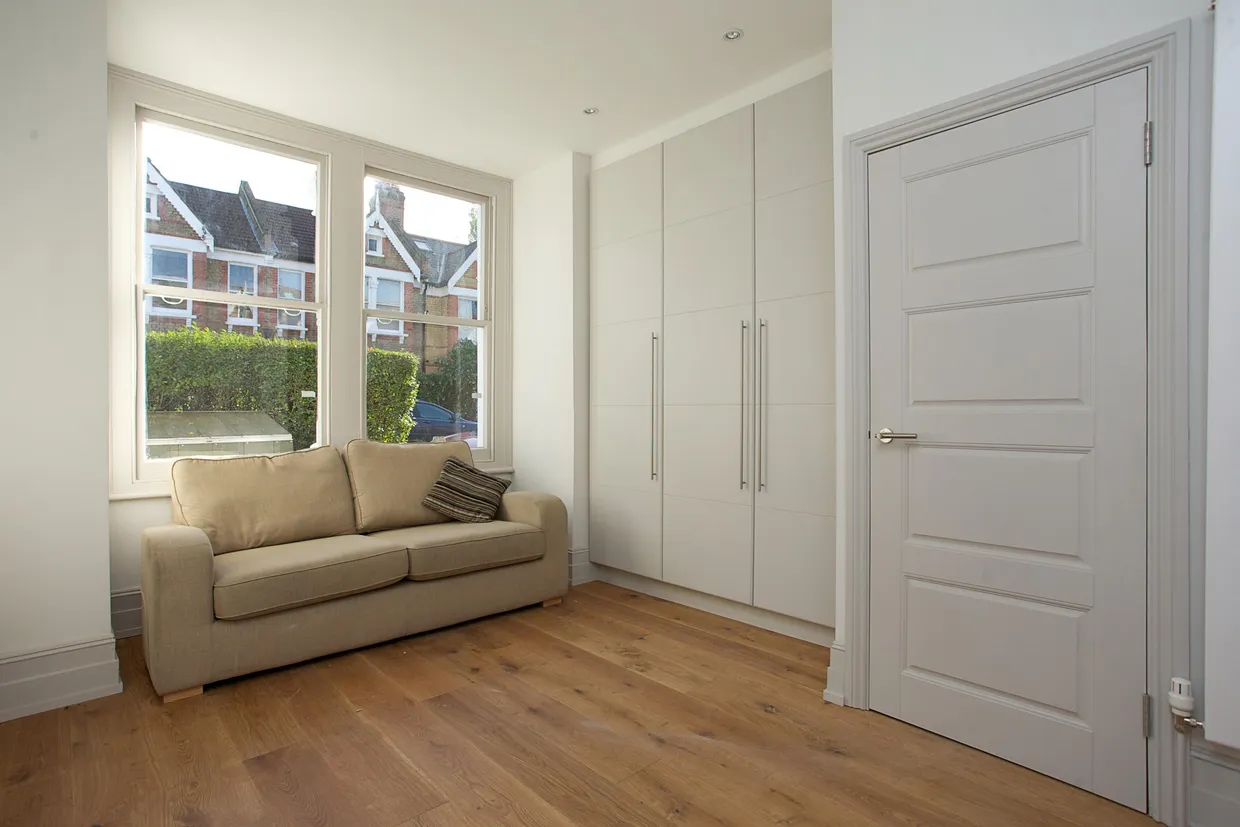 Honeybrook Road London SW12 photo 7