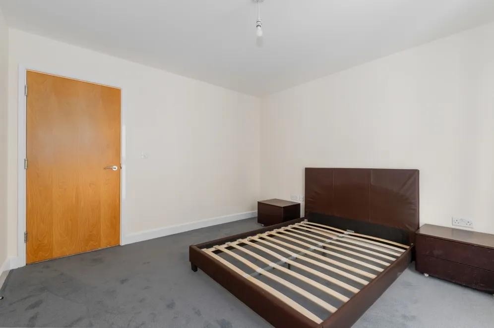 Seagull Lane London E16 photo 11