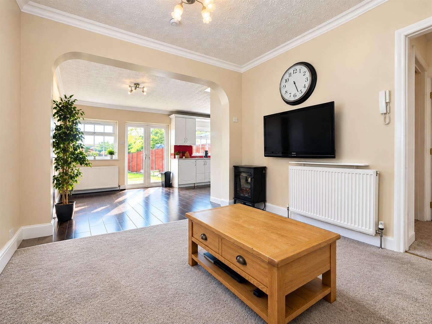 Cranbourne Close, Slough Image 3