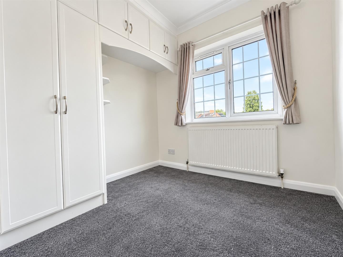 Cranbourne Close, Slough Image 12