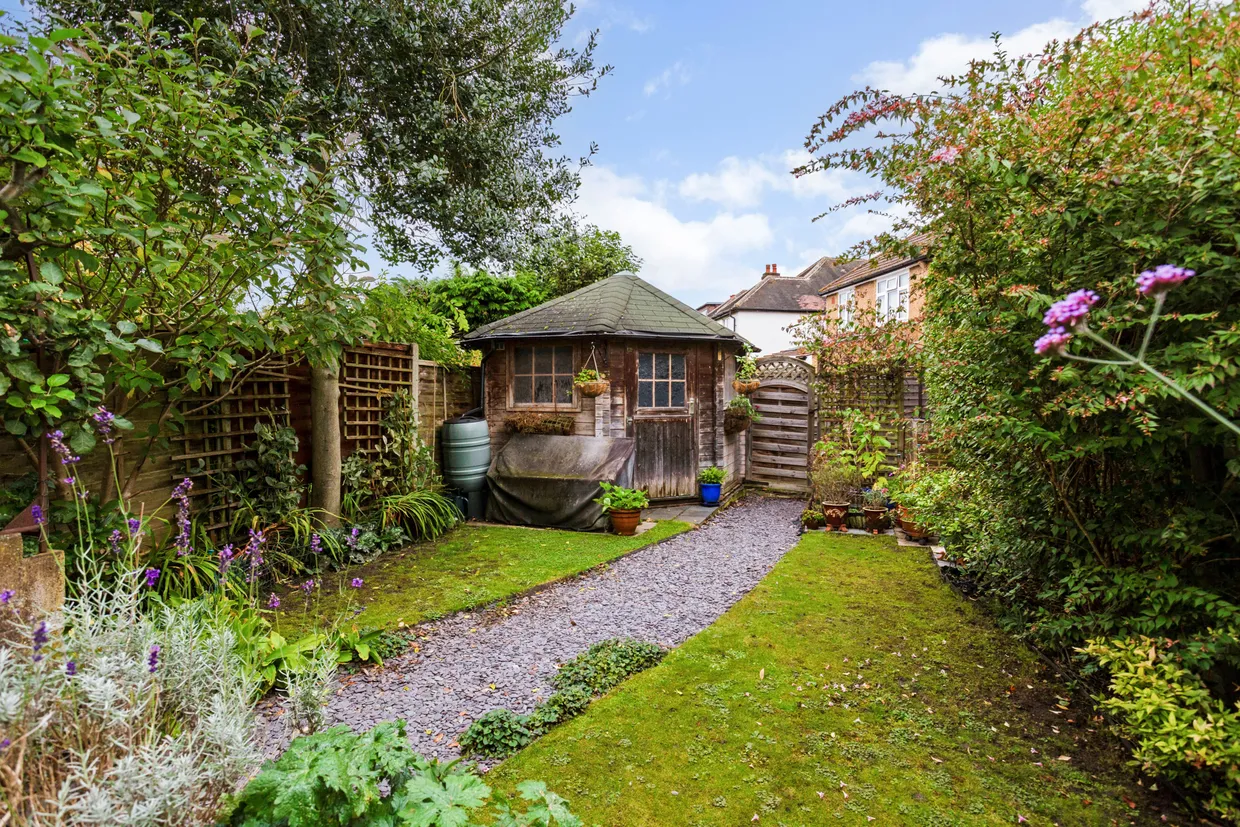 College Road, Epsom, KT17 photo 4