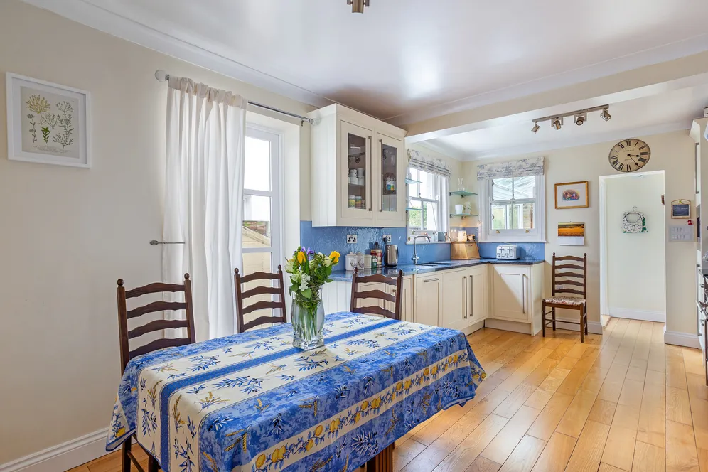 College Road, Epsom, KT17 photo 5