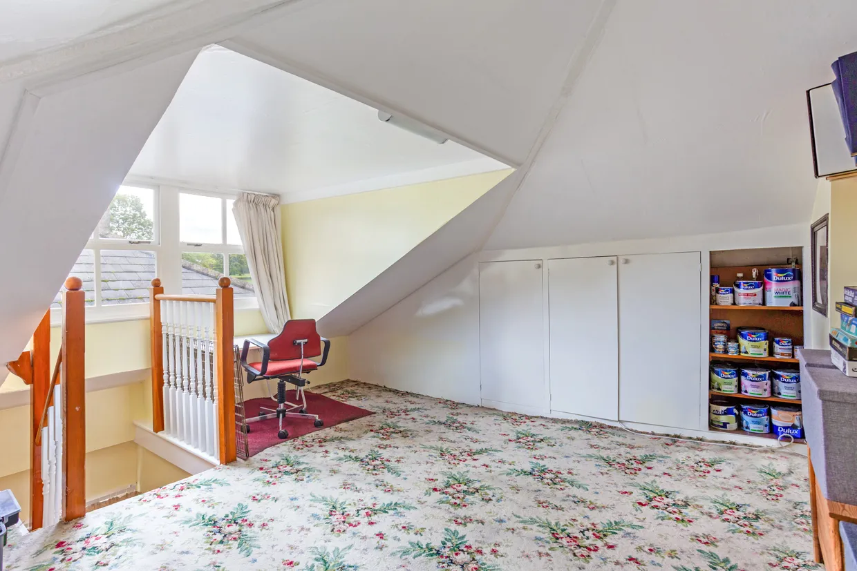 College Road, Epsom, KT17 photo 9