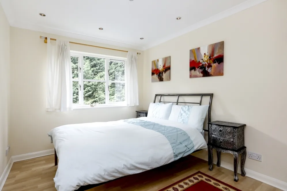 Parkside, SW19 photo 3