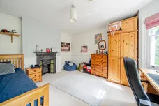 88 Farnborough Road Farnham GU9 photo 11
