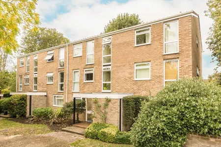 Harrowdene Gardens, Teddington, TW11