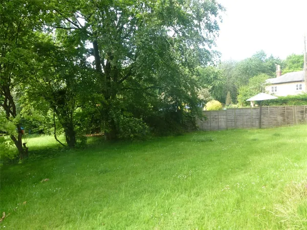 Sawmills Flats, Wakefield Lodge Estate, NN12 photo 6