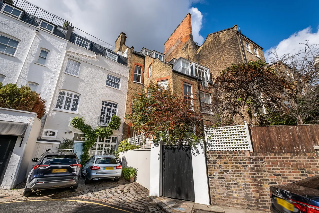 Kensington Court, London, W8 photo 3