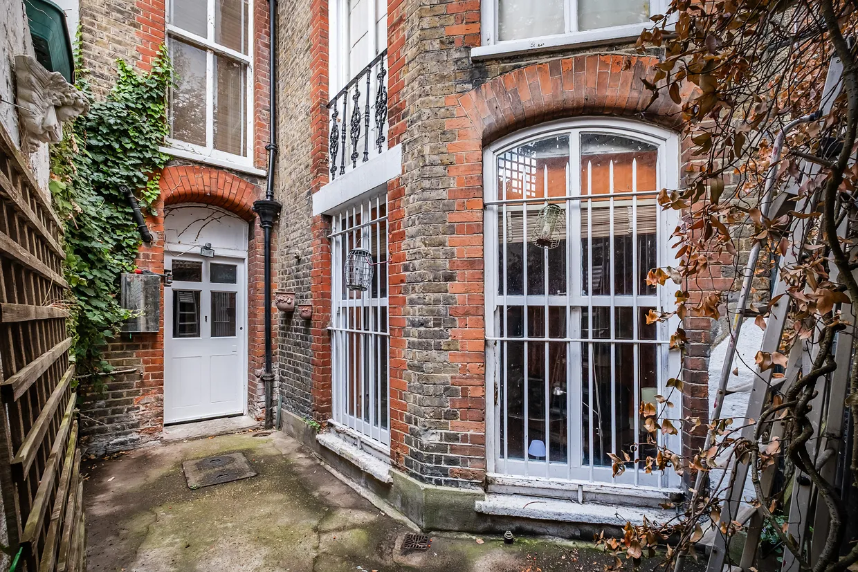 Kensington Court, London, W8 photo 4