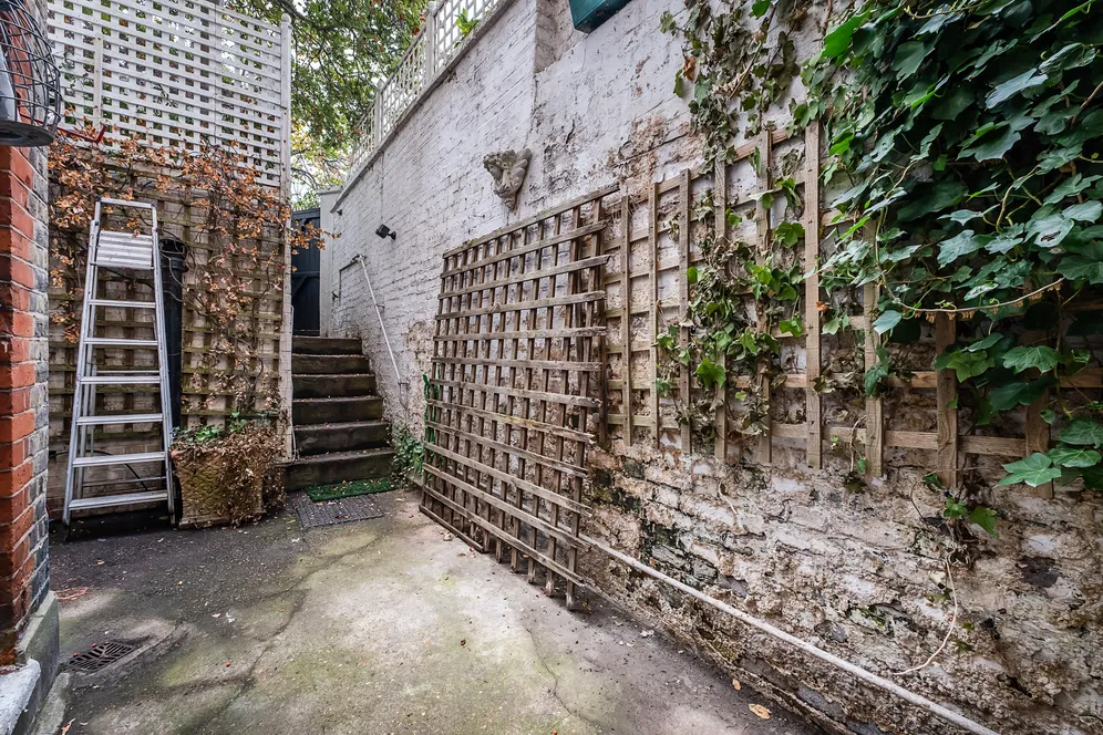 Kensington Court, London, W8 photo 5