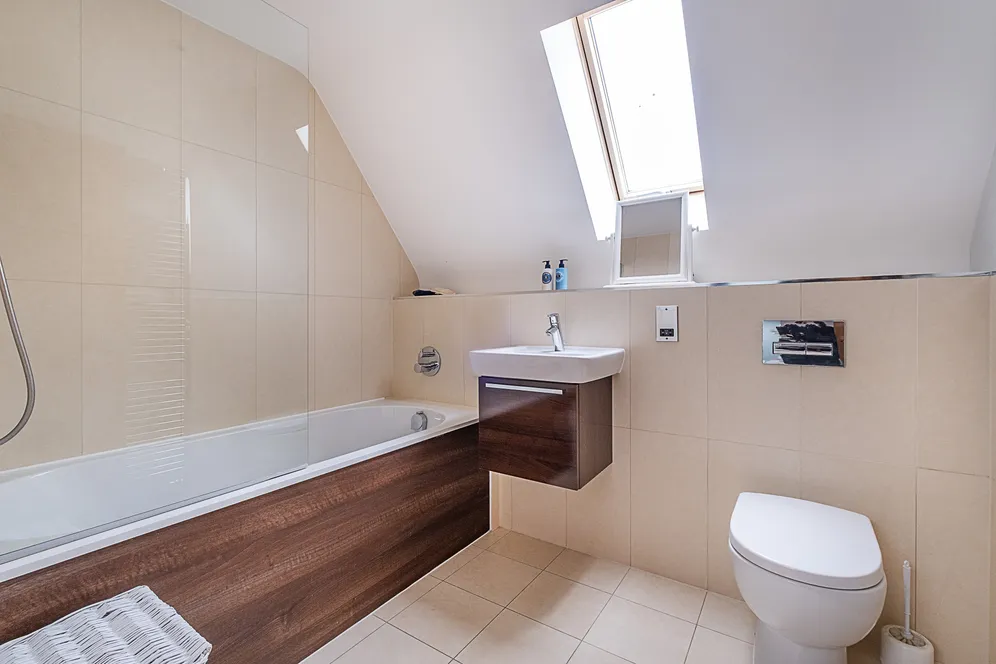 Arterberry Road, London, SW20 photo 40