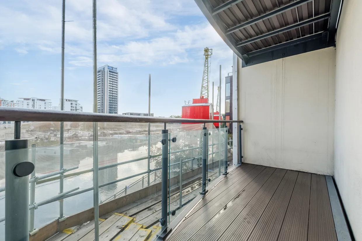 Boardwalk Place, London, E14 photo 5