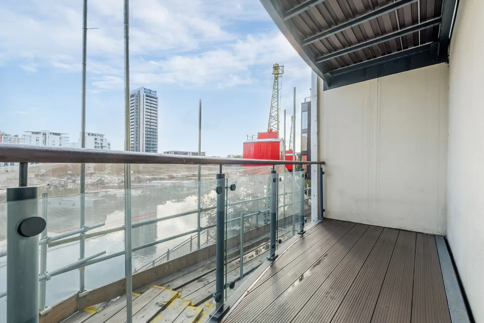 Boardwalk Place, London, E14 photo 5