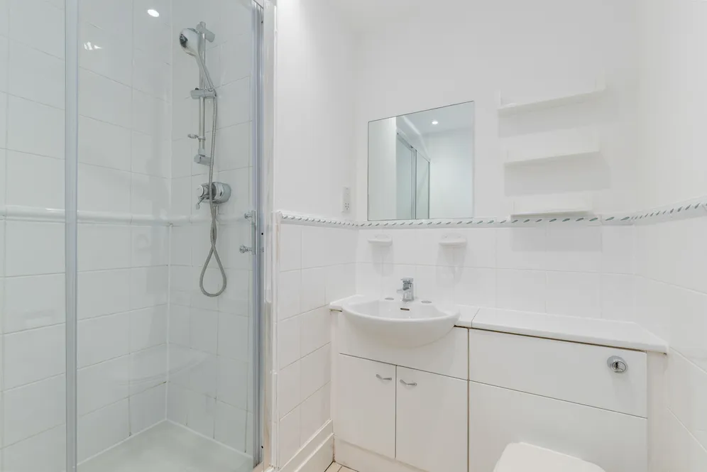 Boardwalk Place, London, E14 photo 7