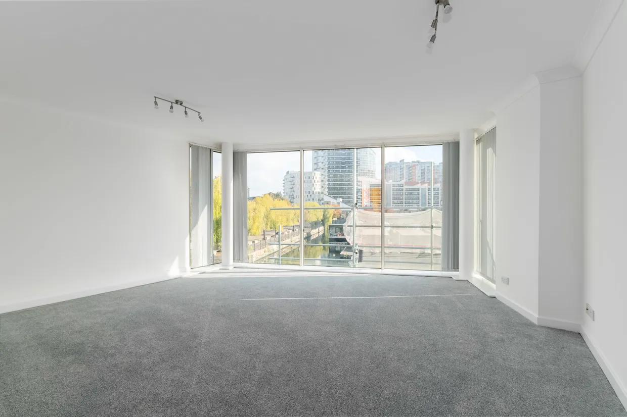 Boardwalk Place, London, E14 photo 11