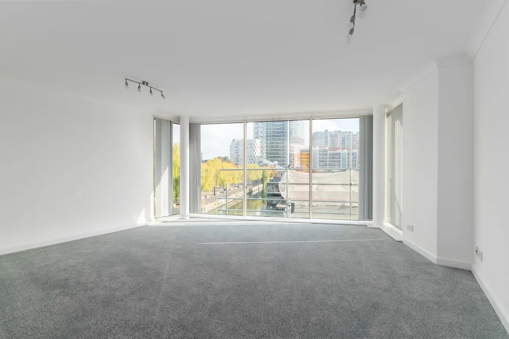 Boardwalk Place, London, E14 photo 11