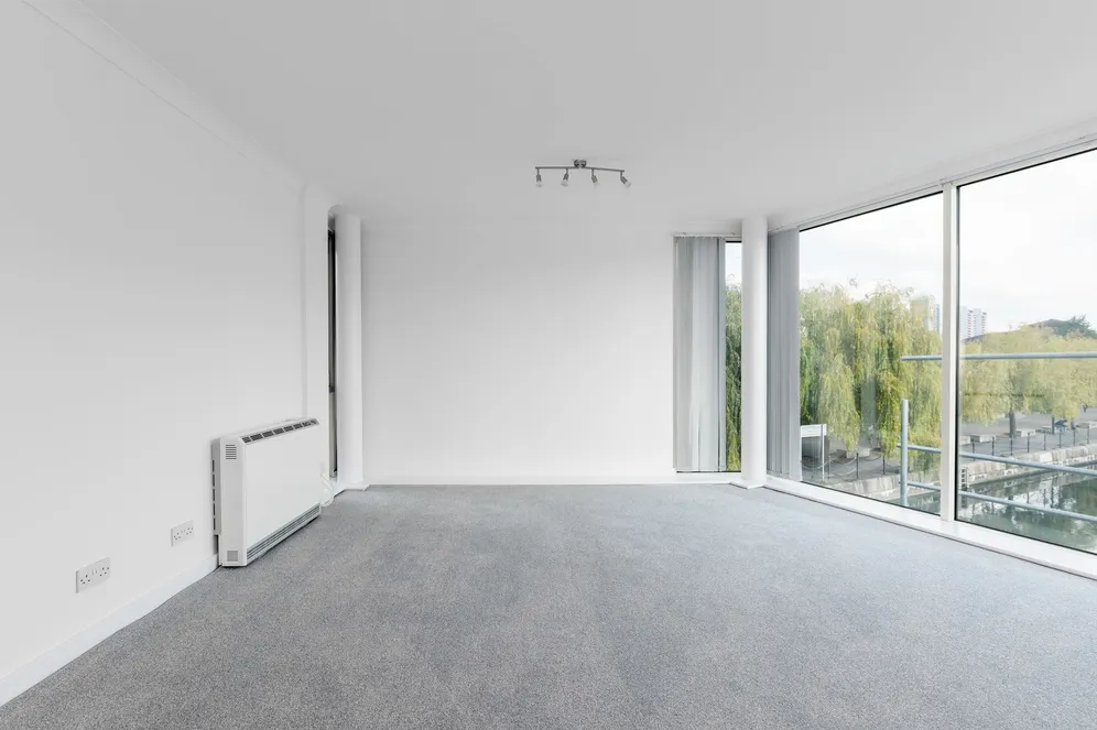 Boardwalk Place, London, E14 photo 12
