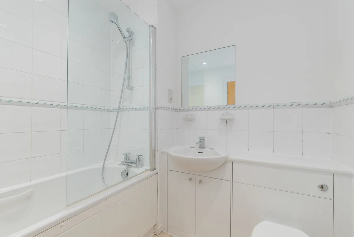 Boardwalk Place, London, E14 photo 15