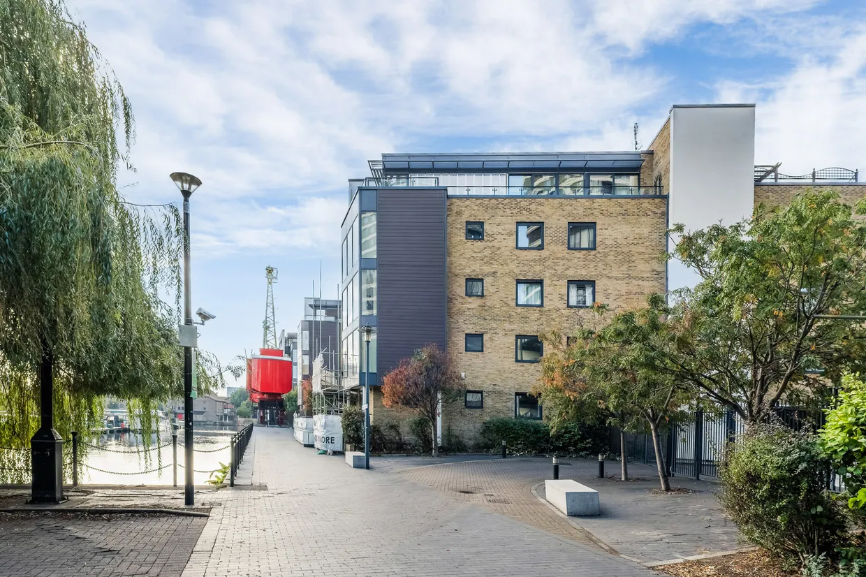Boardwalk Place, London, E14 photo 17