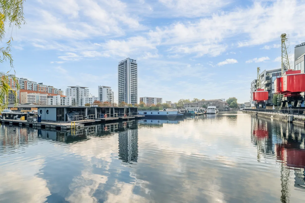 Boardwalk Place, London, E14 photo 18