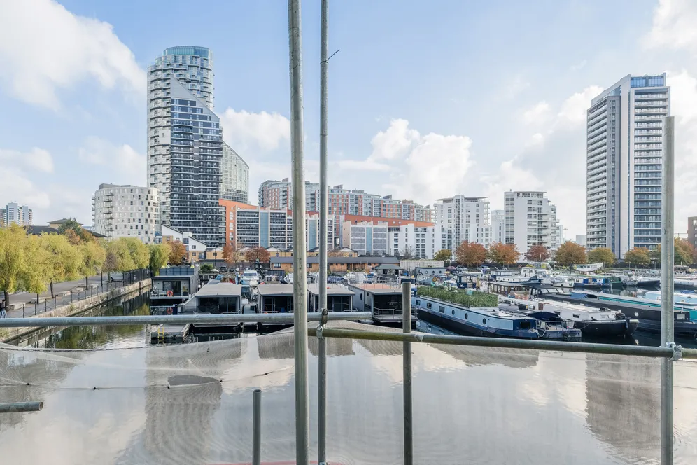 Boardwalk Place, London, E14 photo 19