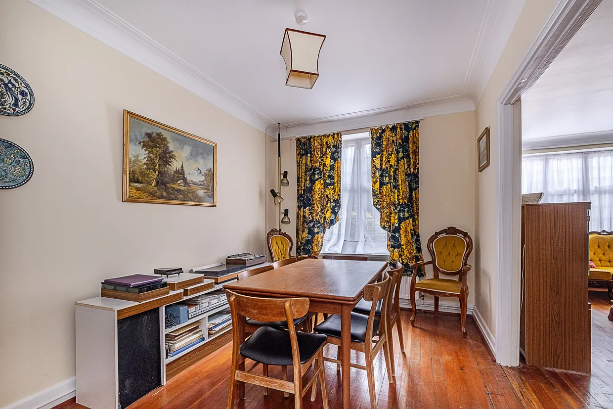 Portsmouth Road, London, SW15 photo 6