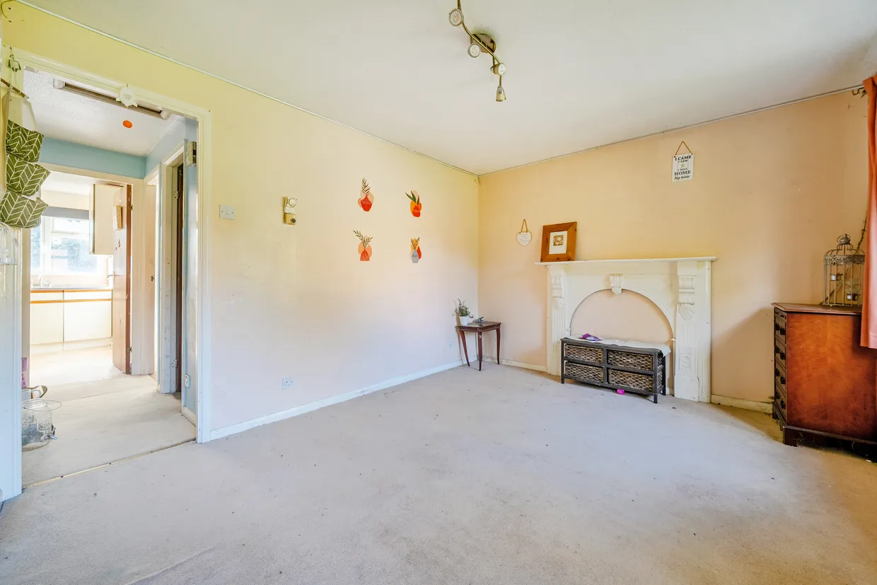 Alterton Close, Woking, GU21 photo 2