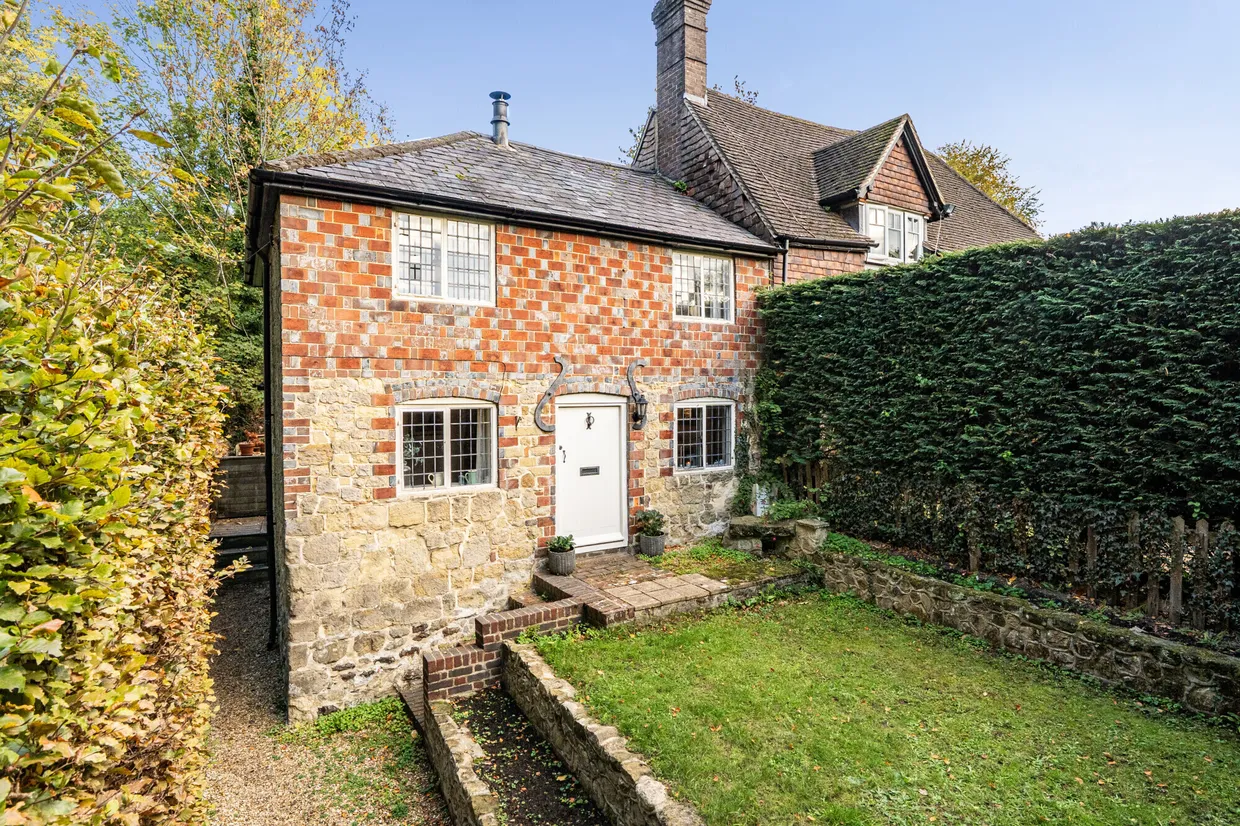 Camelsdale Road, HASLEMERE, GU27 photo 1